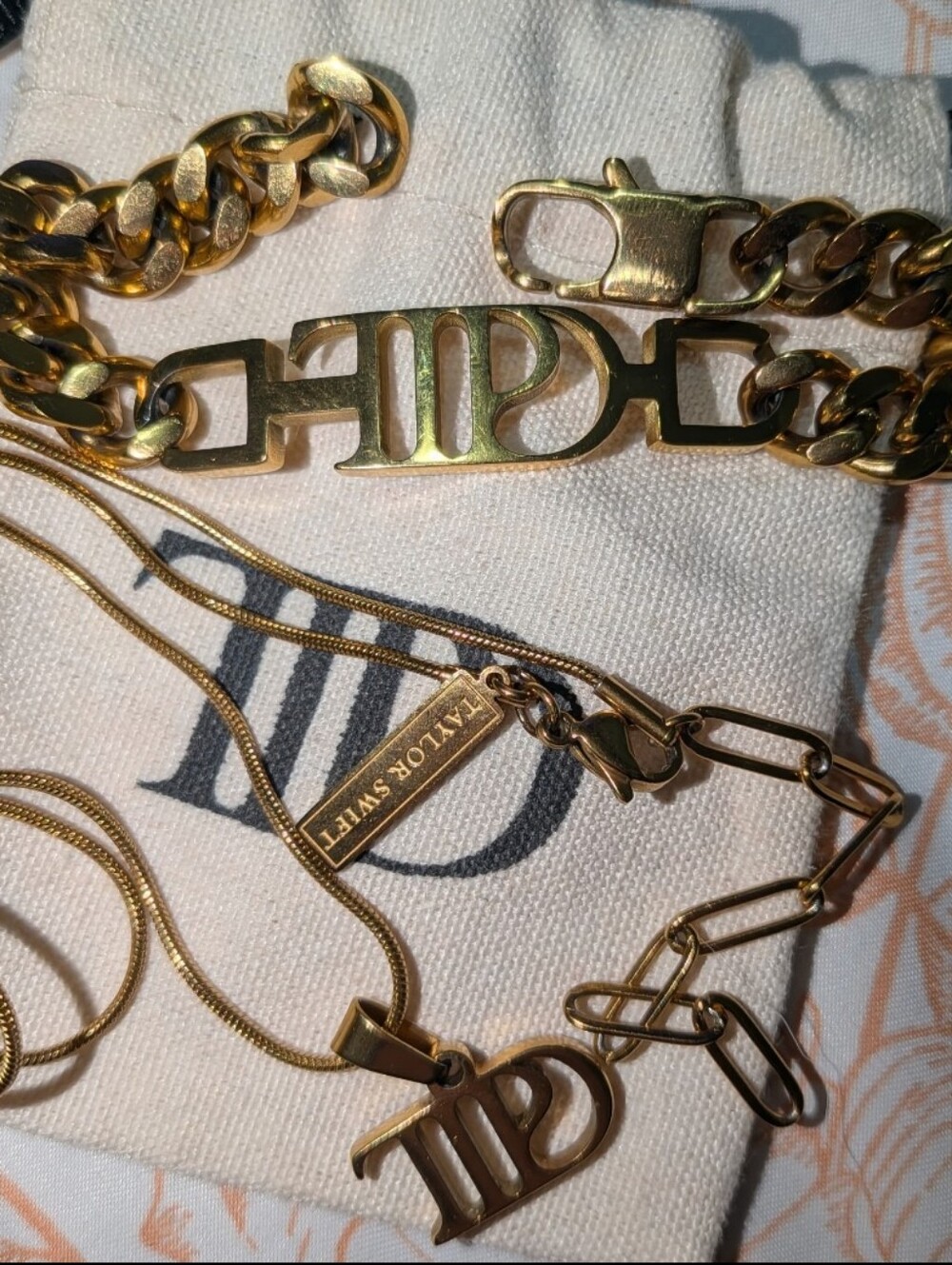 Taylor Swift Necklace & Bracelet Set